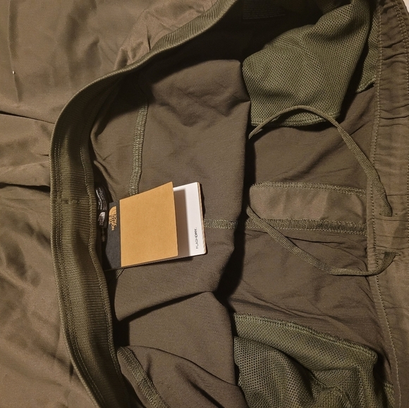 The North Face Green Chinos with Relaxed Fit and Full Length - Picture 9 of 9